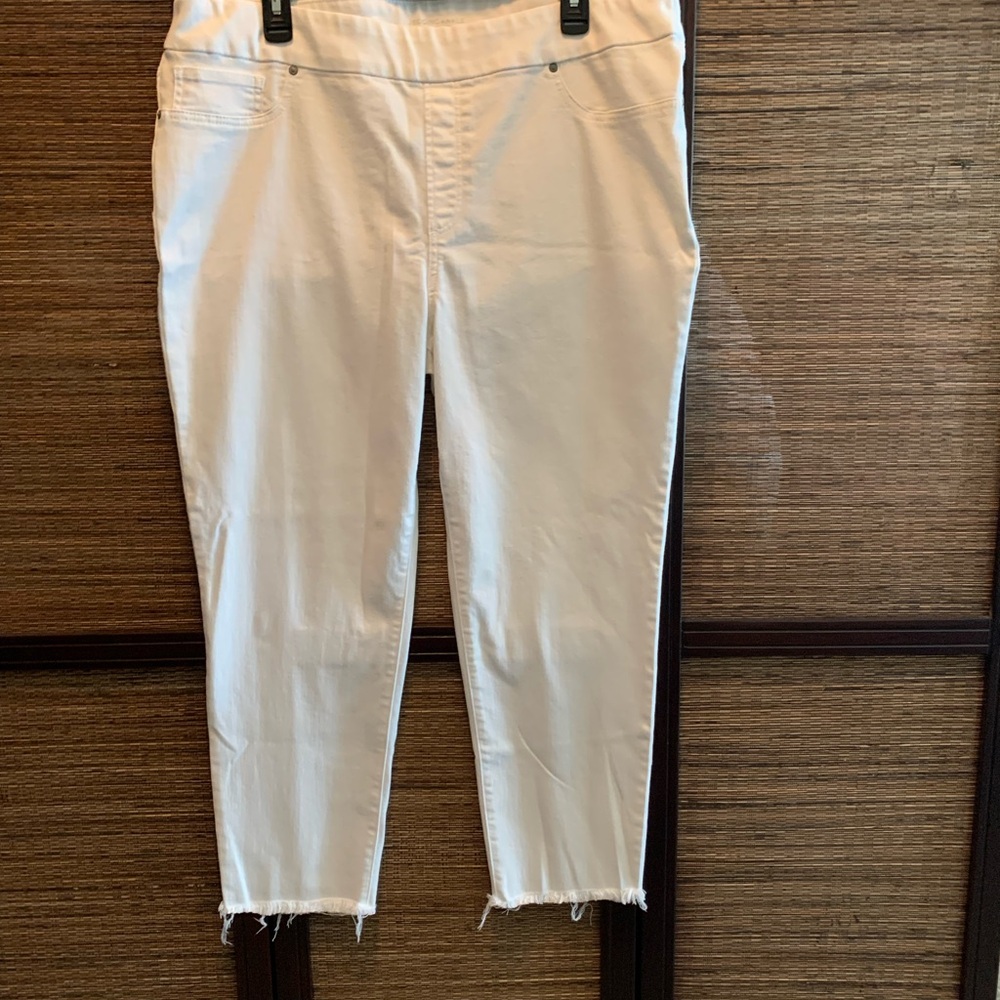 Chico's White Jegging Ankle Pants